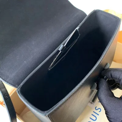 Сумка Louis Vuitton Twist MM M53236 Epi Leather "Black" фото № 9 Сумка Louis Vuitton Twist MM M53236 Epi Leather "Black" фото № 9