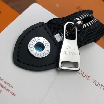 Клатч Louis Vuitton Pochette Voyage MM N60176 Damier Graphite Canvas Green "Graphite" фото № 8