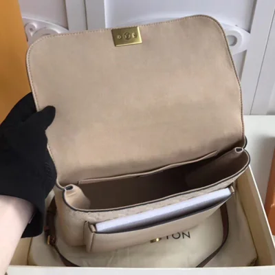 Сумка Louis Vuitton Marignan M44549 Monogram Empreinte Leather Creme "Beige" фото № 8 Сумка Louis Vuitton Marignan M44549 Monogram Empreinte Leather Creme "Beige" фото № 8