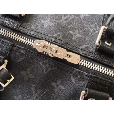 Сумка Louis Vuitton Keepall 50 Bandouliere M53763 Taiga Leather "Black" фото № 8 Сумка Louis Vuitton Keepall 50 Bandouliere M53763 Taiga Leather "Black" фото № 8