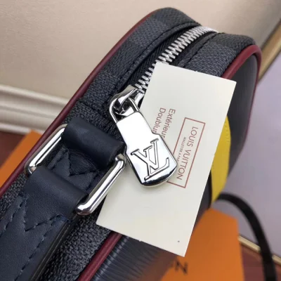 Сумка Louis Vuitton Danube Slim M55100 Epi Leather "Navy Blue" фото № 6 Сумка Louis Vuitton Danube Slim M55100 Epi Leather "Navy Blue" фото № 6