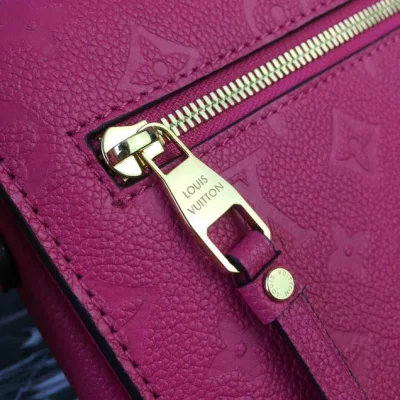 Сумка Louis Vuitton Pochette Metis 25cm Bag Monogram Empreinte Canvas Spring Summer 2018 Collection M44291 Freesia "Pink" фото № 8 Сумка Louis Vuitton Pochette Metis 25cm Bag Monogram Empreinte Canvas Spring Summer 2018 Collection M44291 Freesia "Pink" фото № 8