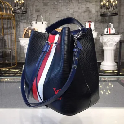 Сумка Louis Vuitton NeoNoe Bucket M52161 Noir Epi Leather 2018 "Black" фото № 3