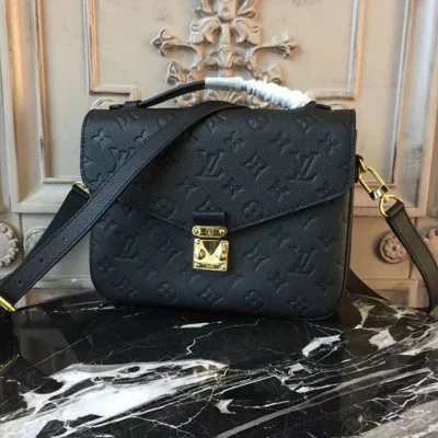 Сумка Louis Vuitton M41487 Pochette Metis Crossbody Bag Monogram Empreinte Leather "Black" фото № 2