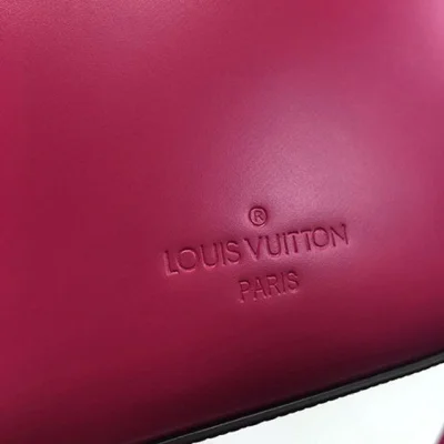 Сумка Louis Vuitton M42678 Luna Crossbody Bag Epi Leather "Pink" фото № 9 Сумка Louis Vuitton M42678 Luna Crossbody Bag Epi Leather "Pink" фото № 9