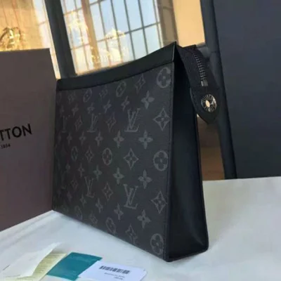 Клатч Louis Vuitton M61692 Pochette Voyage MM Monogram Eclipse Canvas "Black" фото № 3