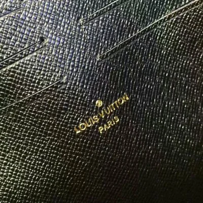 Клатч Louis Vuitton M66649 Pochette Voyage GM Monogram Coated Canvas "White" фото № 10 Клатч Louis Vuitton M66649 Pochette Voyage GM Monogram Coated Canvas "White" фото № 10