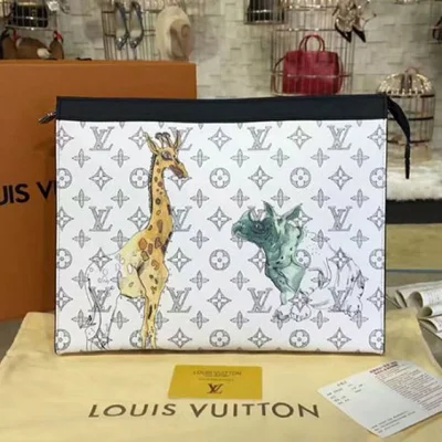 Клатч Louis Vuitton M66649 Pochette Voyage GM Monogram Coated Canvas "White" фото № 2 Клатч Louis Vuitton M66649 Pochette Voyage GM Monogram Coated Canvas "White" фото № 2