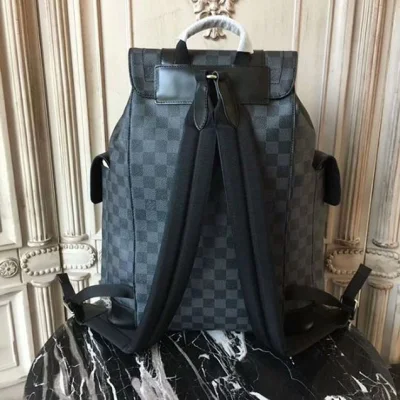 Рюкзак Louis Vuitton N41379 Christopher PM Backpack Damier Graphite Canvas "Graphite" фото № 4 Рюкзак Louis Vuitton N41379 Christopher PM Backpack Damier Graphite Canvas "Graphite" фото № 4