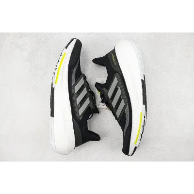 Adidas Ultraboost Light "Core Black" фото № 5 Adidas Ultraboost Light "Core Black" фото № 5