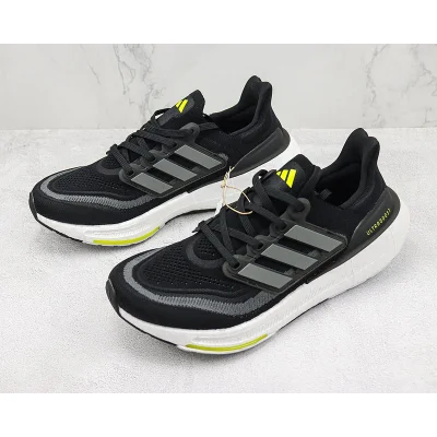 Adidas Ultraboost Light "Core Black" фото № 7 Adidas Ultraboost Light "Core Black" фото № 7