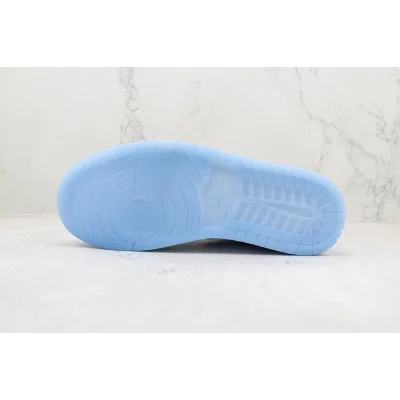Air Jordan 1 Mid SE "Ice Blue" фото № 9