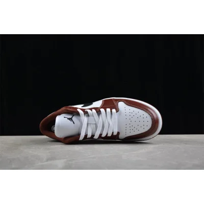 Air Jordan 1 Low "Dark Pony" фото № 9