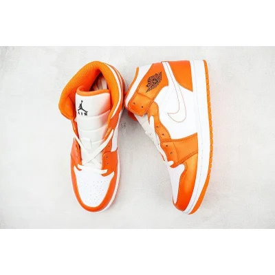Air Jordan 1 Mid SE "Electro Orange" фото № 6 Air Jordan 1 Mid SE "Electro Orange" фото № 6