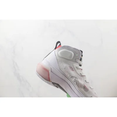 Air Jordan 37 "Hare" фото № 4