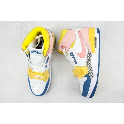 Air Jordan Legacy 312 High "White Coral French Blue" фото № 6 Air Jordan Legacy 312 High "White Coral French Blue" фото № 6