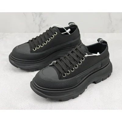 Alexander McQueen Tread Slick Low "Black" фото № 5