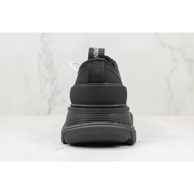 Alexander McQueen Tread Slick Low "Black" фото № 8