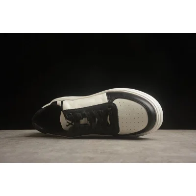 Louis Vuitton Trainer Sneaker "Black/White" фото № 3
