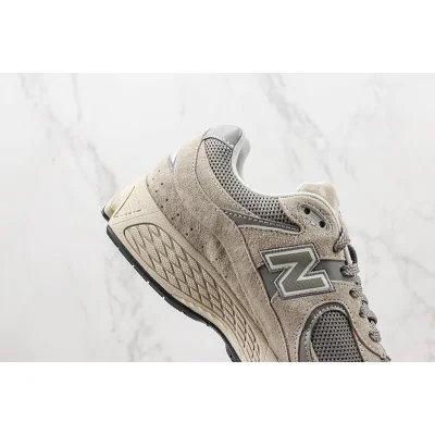 New Balance 2002R "Marblehead/Light Aluminum" фото № 3 New Balance 2002R "Marblehead/Light Aluminum" фото № 3