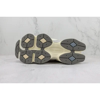 New Balance 9060 “Mushroom/Aluminium” фото № 9 New Balance 9060 “Mushroom/Aluminium” фото № 9