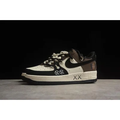 KAWS x Nike Air Force 1 "Urban Jungle" фото № 7 KAWS x Nike Air Force 1 "Urban Jungle" фото № 7
