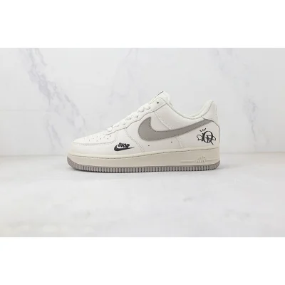 Dior x Nike Air Force 1 Low "White/Black Swoosh" фото № 5 Dior x Nike Air Force 1 Low "White/Black Swoosh" фото № 5
