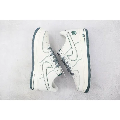 Undefeated x Nike Air Force 1 Low "Cream White/Dark Grey" фото № 6 Undefeated x Nike Air Force 1 Low "Cream White/Dark Grey" фото № 6