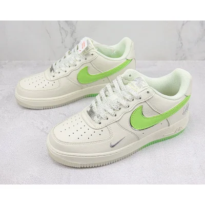 Undefeated x Nike Air Force 1 Low "Milk White/Apple Green" фото № 5