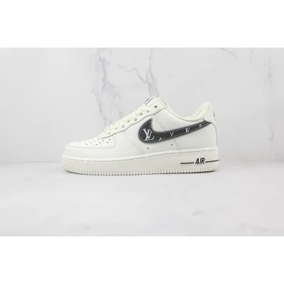 Louis Vuitton x Nike Air Force 1 Low "Cream/Black/Grey" фото № 2 Louis Vuitton x Nike Air Force 1 Low "Cream/Black/Grey" фото № 2
