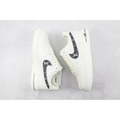 Louis Vuitton x Nike Air Force 1 Low "Cream/Black/Grey" фото № 7 Louis Vuitton x Nike Air Force 1 Low "Cream/Black/Grey" фото № 7
