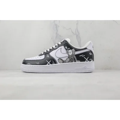 Kaws x Nike Air Force 1 Low 07 "White/Black/Grey" фото № 2