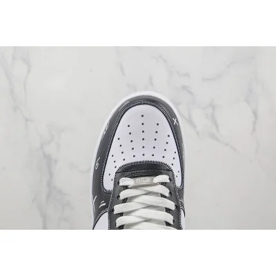 Kaws x Nike Air Force 1 Low 07 "White/Black/Grey" фото № 3