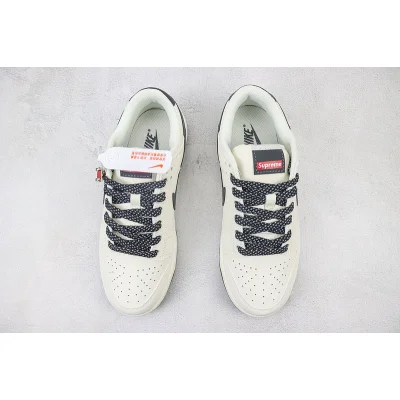 Supreme x Nike Dunk Low "Pearl Bush/Black" фото № 7 Supreme x Nike Dunk Low "Pearl Bush/Black" фото № 7