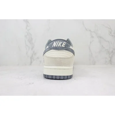 Stussy x Nike Dunk Low "Warmed Silver/Cream White" фото № 9 Stussy x Nike Dunk Low "Warmed Silver/Cream White" фото № 9