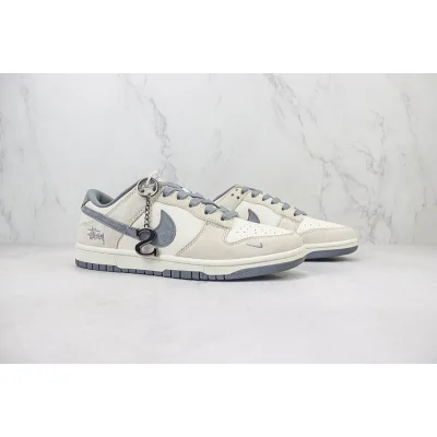 Stussy x Nike Dunk Low "Warmed Silver/Cream White" фото № 6 Stussy x Nike Dunk Low "Warmed Silver/Cream White" фото № 6