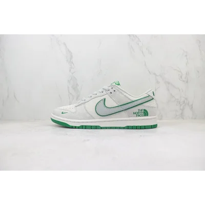 The North Face x Nike Dunk Low "Silver Grey/Emerald Green" фото № 2