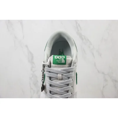 The North Face x Nike Dunk Low "Silver Grey/Emerald Green" фото № 5