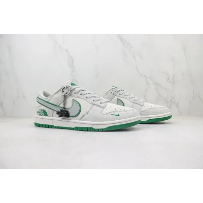 The North Face x Nike Dunk Low "Silver Grey/Emerald Green" фото № 6