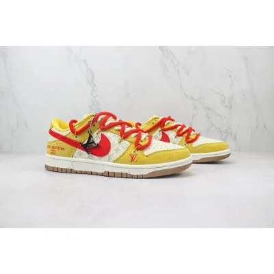 Louis Vuitton x Nike Dunk Low "Dandelion Yellow/Red/White" фото № 6 Louis Vuitton x Nike Dunk Low "Dandelion Yellow/Red/White" фото № 6