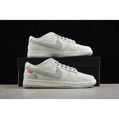 The North Face x Nike SB Dunk Low Supreme "White/Grey" фото № 9 The North Face x Nike SB Dunk Low Supreme "White/Grey" фото № 9