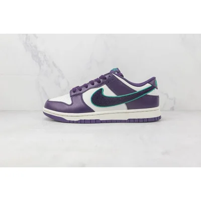 Nike Dunk Low "Chenille Swoosh" фото № 2