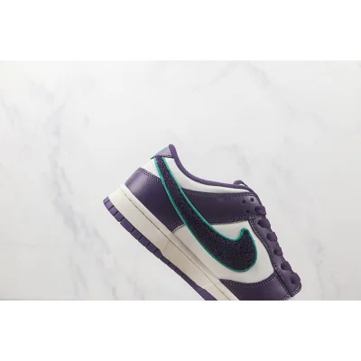 Nike Dunk Low "Chenille Swoosh" фото № 4