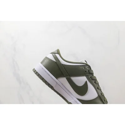 Nike SB Dunk Low "Medium Olive" фото № 4