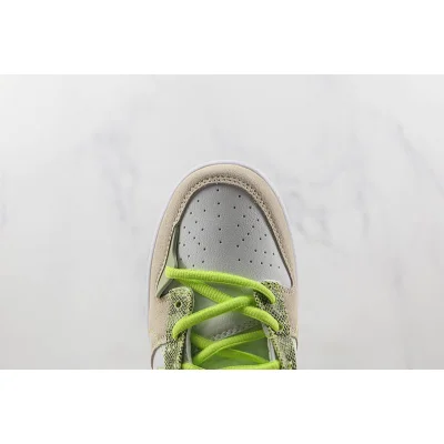 Nike Dunk Low Disrupt 2 Easter "Green Snake Phantom/Olive Aura/Vivid Green/Light Stone" фото № 3