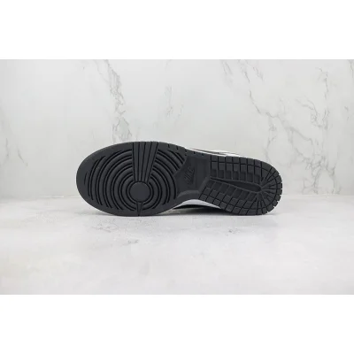 Nike Dunk Low "Reverse Panda" фото № 8 Nike Dunk Low "Reverse Panda" фото № 8