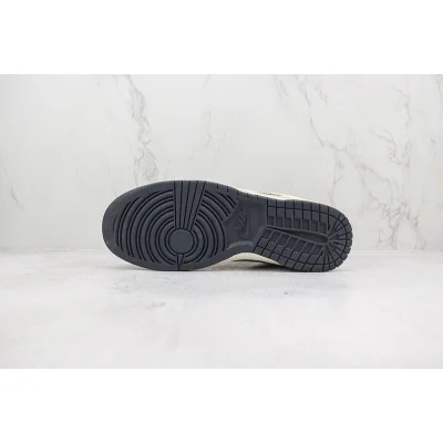 Nike Dunk Low "Reversal Mocha" фото № 8 Nike Dunk Low "Reversal Mocha" фото № 8