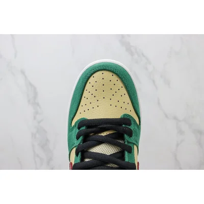 Nike Dunk Low "Jameson Whiskey" фото № 4 Nike Dunk Low "Jameson Whiskey" фото № 4