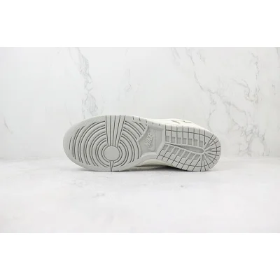 Nike Dunk Low "Cream/Grey Foot/Mini Swoosh" фото № 8 Nike Dunk Low "Cream/Grey Foot/Mini Swoosh" фото № 8