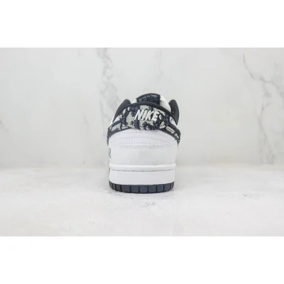 DIOR x Nike Dunk Low "White/Black/Mini Swoosh" фото № 9